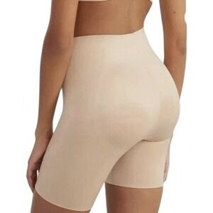 NWT Spanx Booty Booster Mid-Thigh Short Beige Butt Enhancer Lightweight Shape 1X